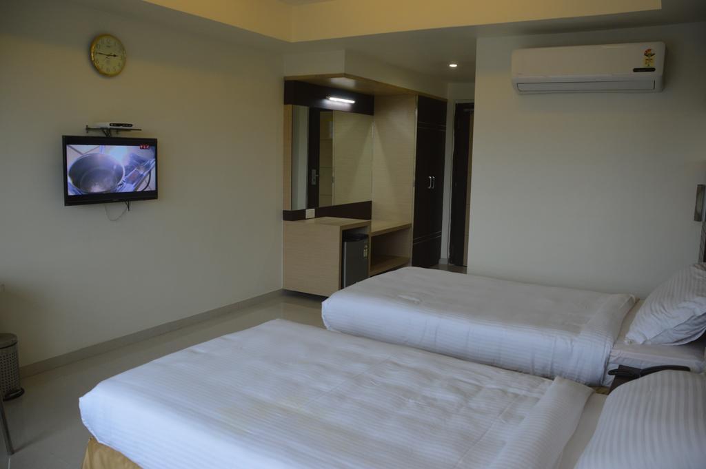 Swagath Grand Suchitra Otel Haydarabad Oda fotoğraf