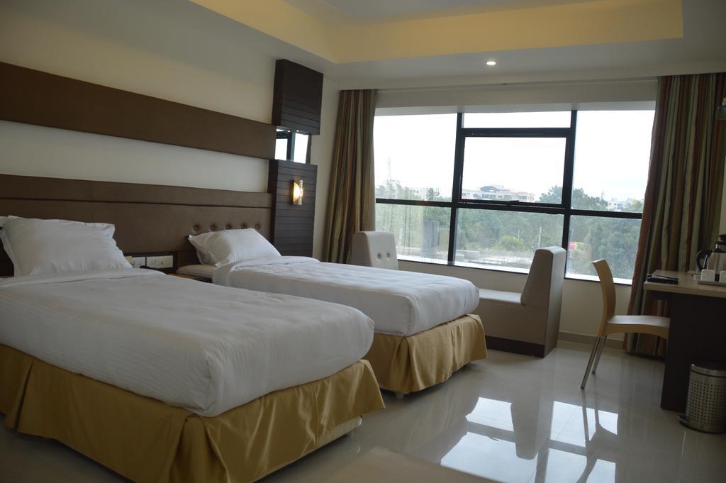 Swagath Grand Suchitra Otel Haydarabad Oda fotoğraf